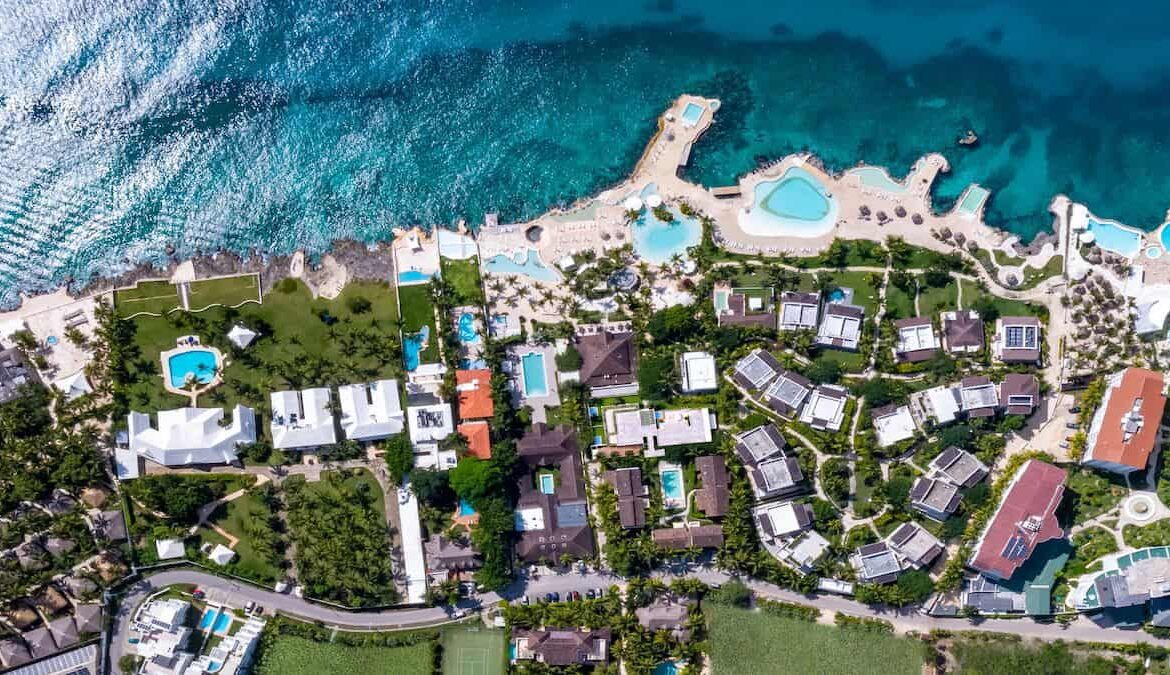 Tracadero Luxury - Dominicus - Perez Real Estate - piscinas frente al mar