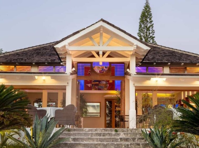 Tracadero Beach Resort Dominicus - Perez Real Esta Estate - Club con restaurante y bar
