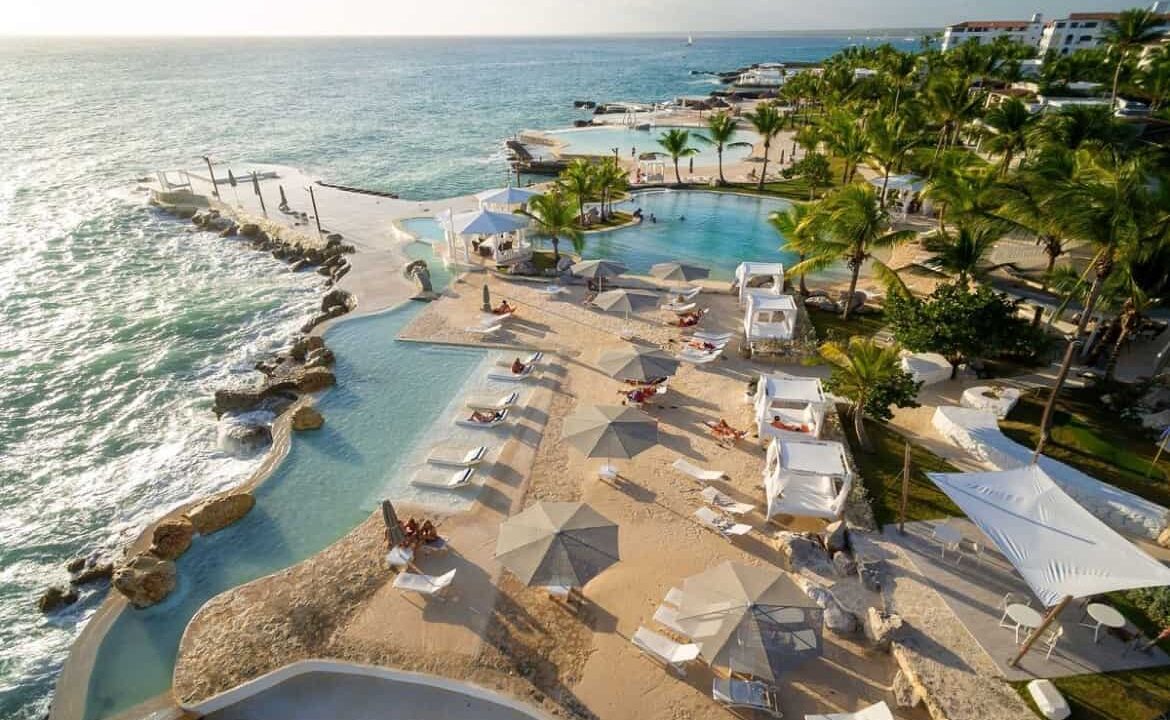 Tracadero-Beach-Resort-Dominicus-5-1170x738
